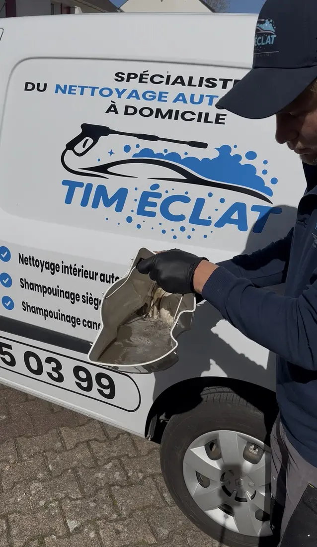 Eau d'extraction sale prélevée d'un habitacle